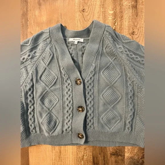Madewell Cable Knit V-Neck Crop Cardigan in Faded River - Picture 4 of 7